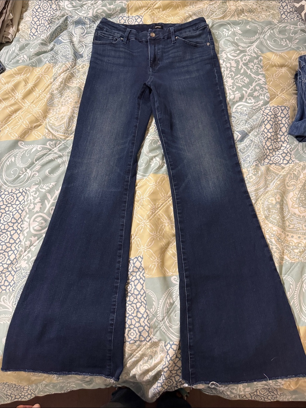 EXPRESS JEANS, 70’s Flare, mid rise, flexx hyper stretch, sz M, uses excellent